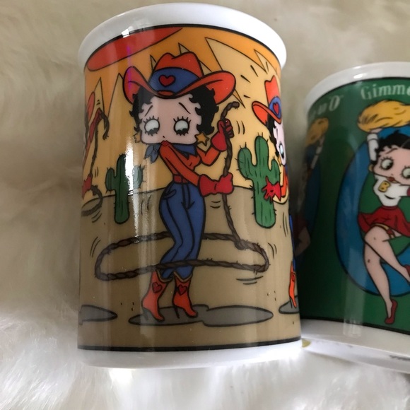 Betty Boop Mint
Fine Porcelain Collection mugs by The Danbury Mint - Picture 9 of 12